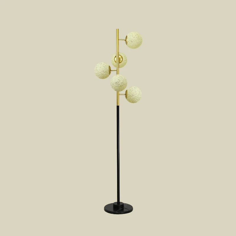 Zwart-gouden boomvloerlamp Simplicity, metalen staande lamp met 5 lampen en beige/melkwitte glazen kap Clearhalo