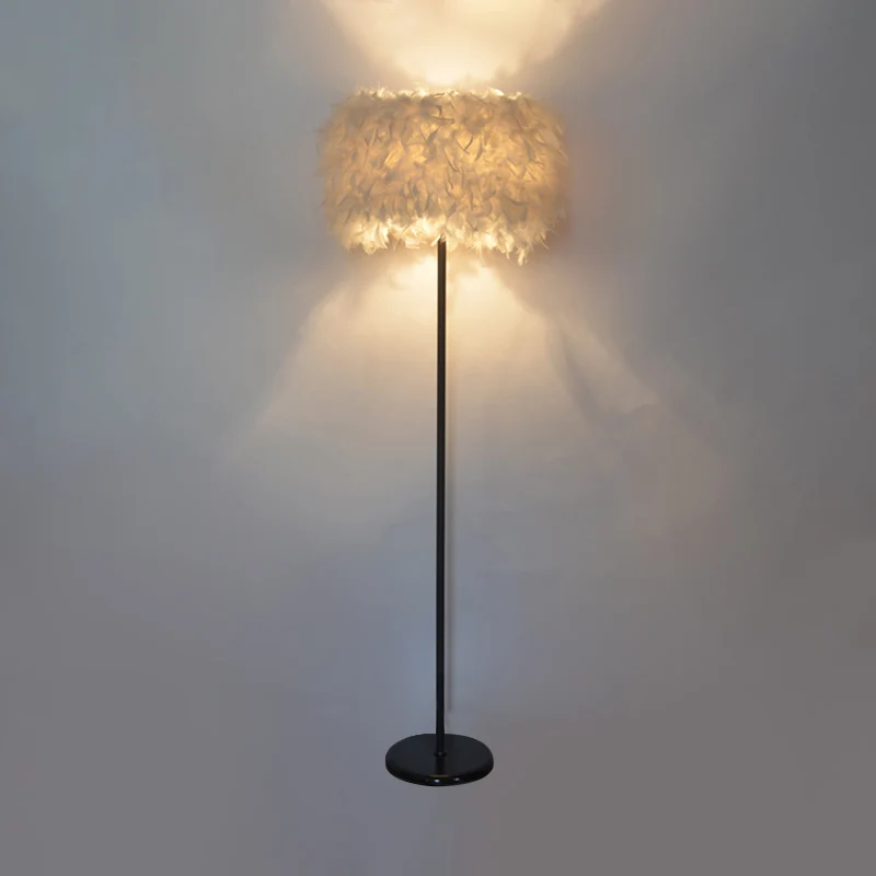 Zwart/Wit Drum Vloerlamp Minimalistisch 1 Kops Veer Staande Licht met Gebogen/Rechte Lampmast Clearhalo