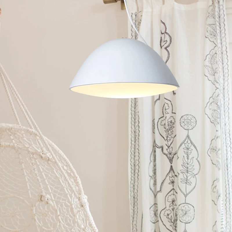 Zwart/witte hangende hanglamp met koepel, eigentijds metaal, 1-lichts hanglamp voor eetkamer Clearhalo