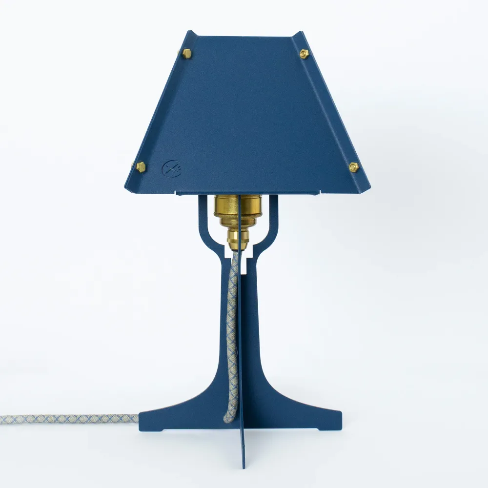 Fabricado tafellamp Lampie - blauw - messing details - hoogte 31,5 cm