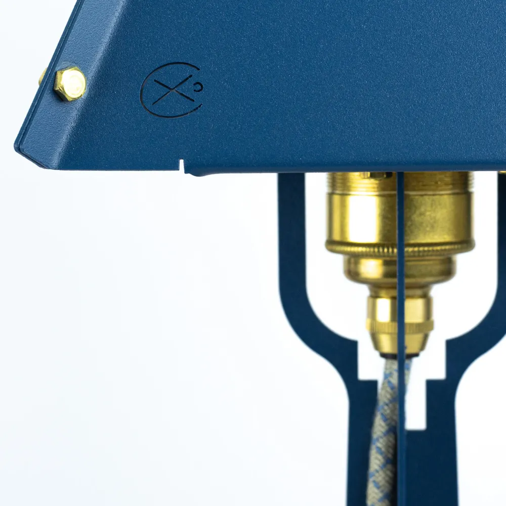 Fabricado tafellamp Lampie - blauw - messing details - hoogte 31,5 cm
