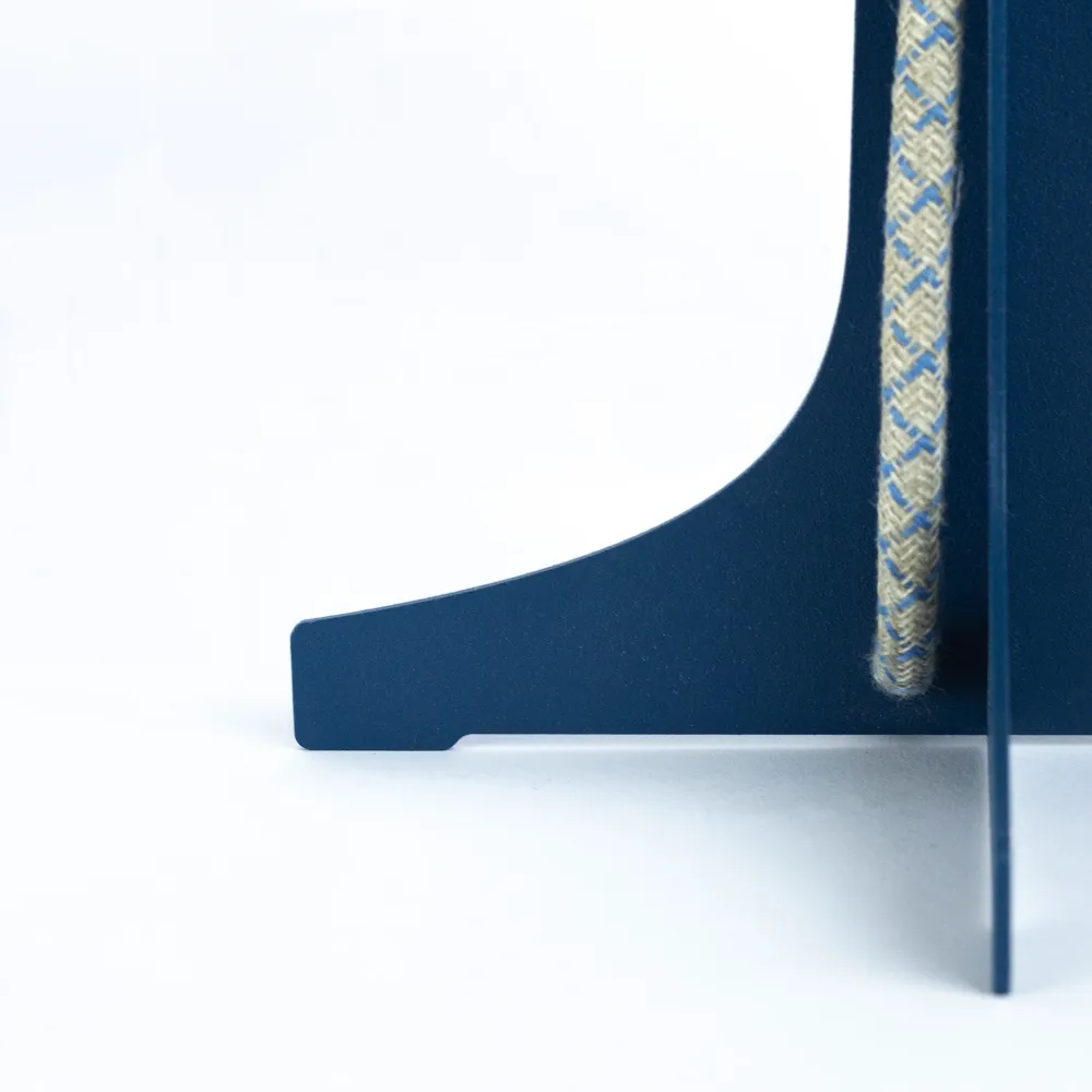Fabricado tafellamp Lampie - blauw - messing details - hoogte 31,5 cm