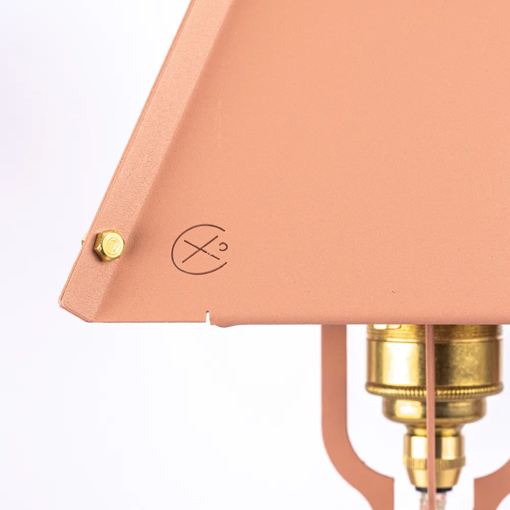 Fabricado tafellamp Lampie - Roze - messing details - hoogte 31,5 cm