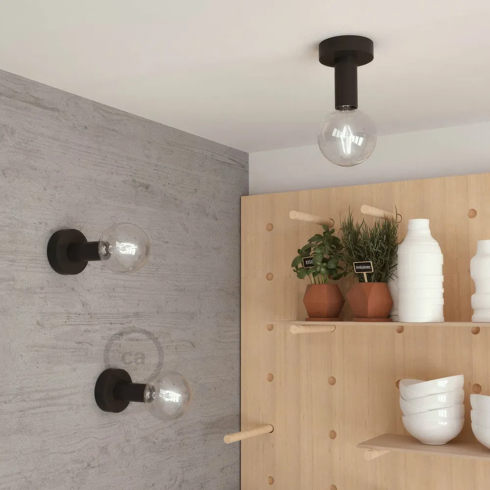 Fermaluce Wood M, de gelakte houten plafonnière voor wand plafond - Zwart