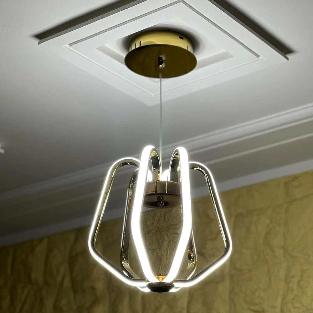 LUM COLGANTE DE LED 8X6W 4000K CON FIGURA TIPO PIRAMIDAL IIDSA