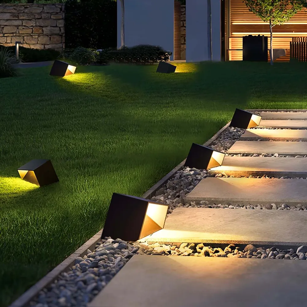 Kubusvormige Tuinlamp op Solar Energie