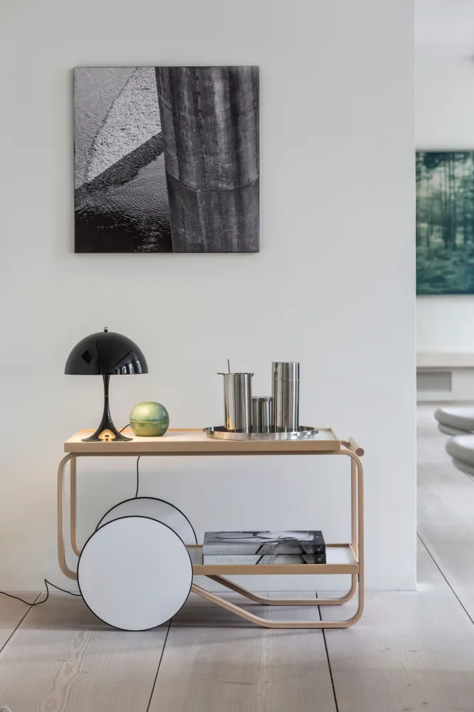 Louis Poulsen Panthella 250 Portable tafellamp White Opal