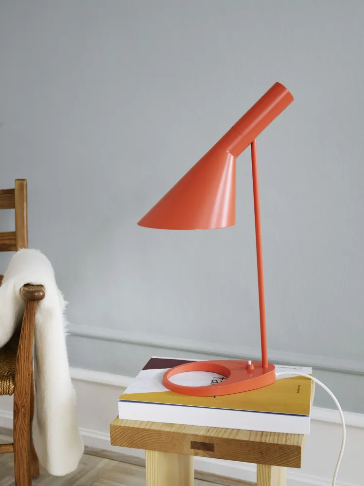 Louis Poulsen AJ tafellamp Electric Orange
