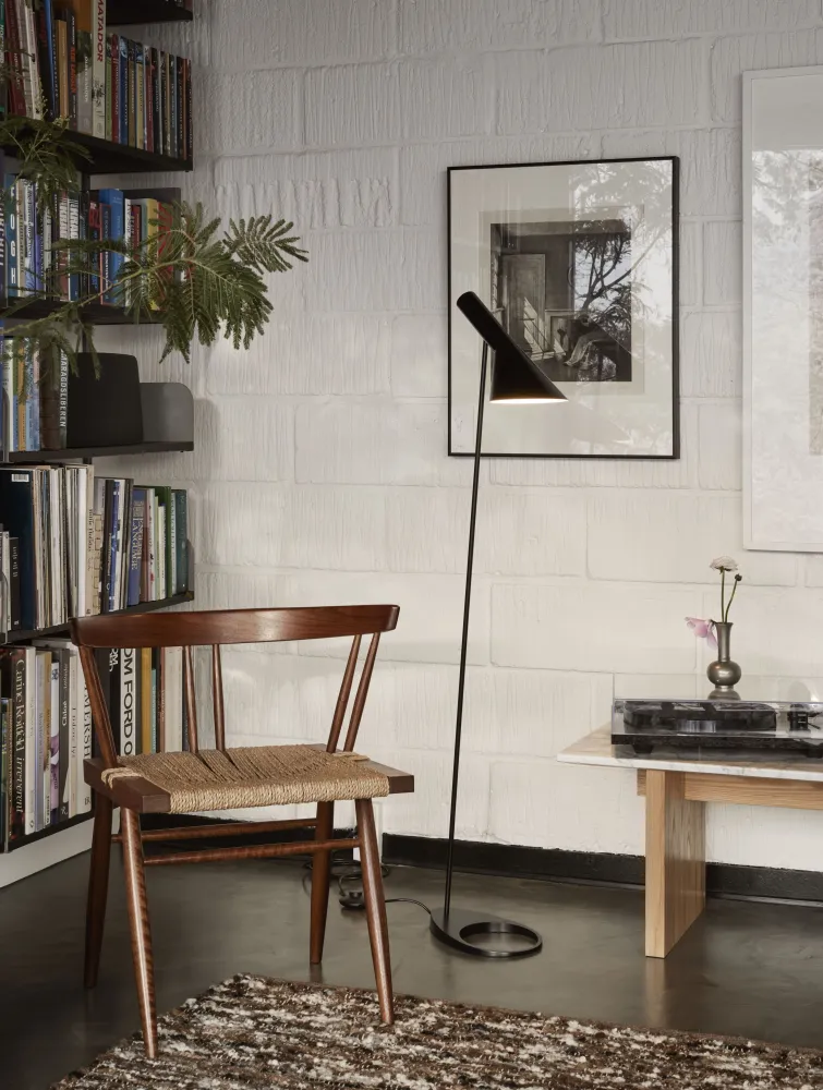 Louis Poulsen AJ vloerlamp White