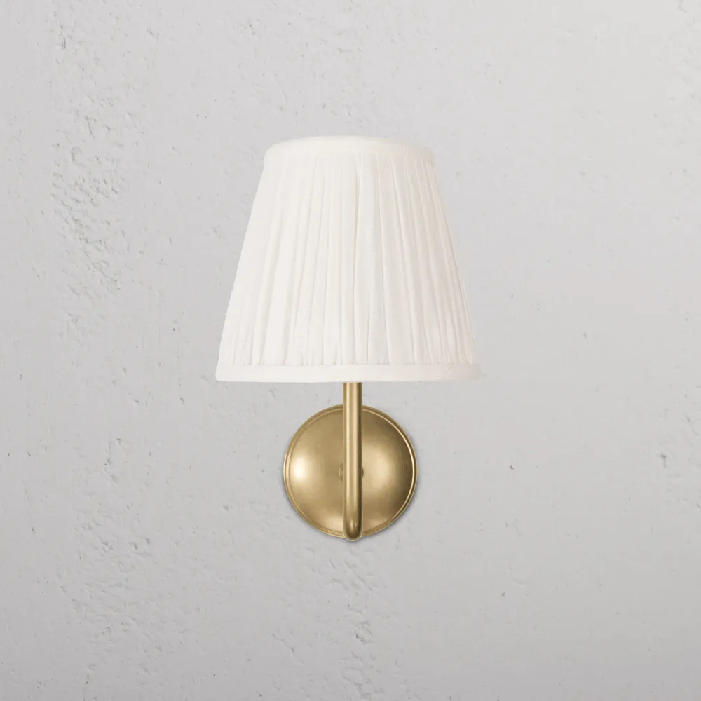 Malvern Medium Wandlamp Geplooid Alabaster Wit - Antiek Messing