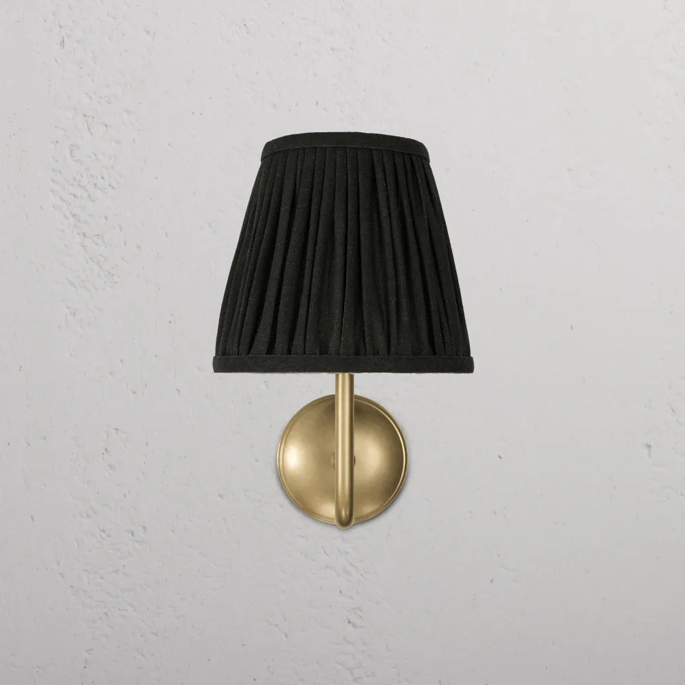 Malvern Medium Wandlamp Geplooid Diepgroen - Antiek Messing