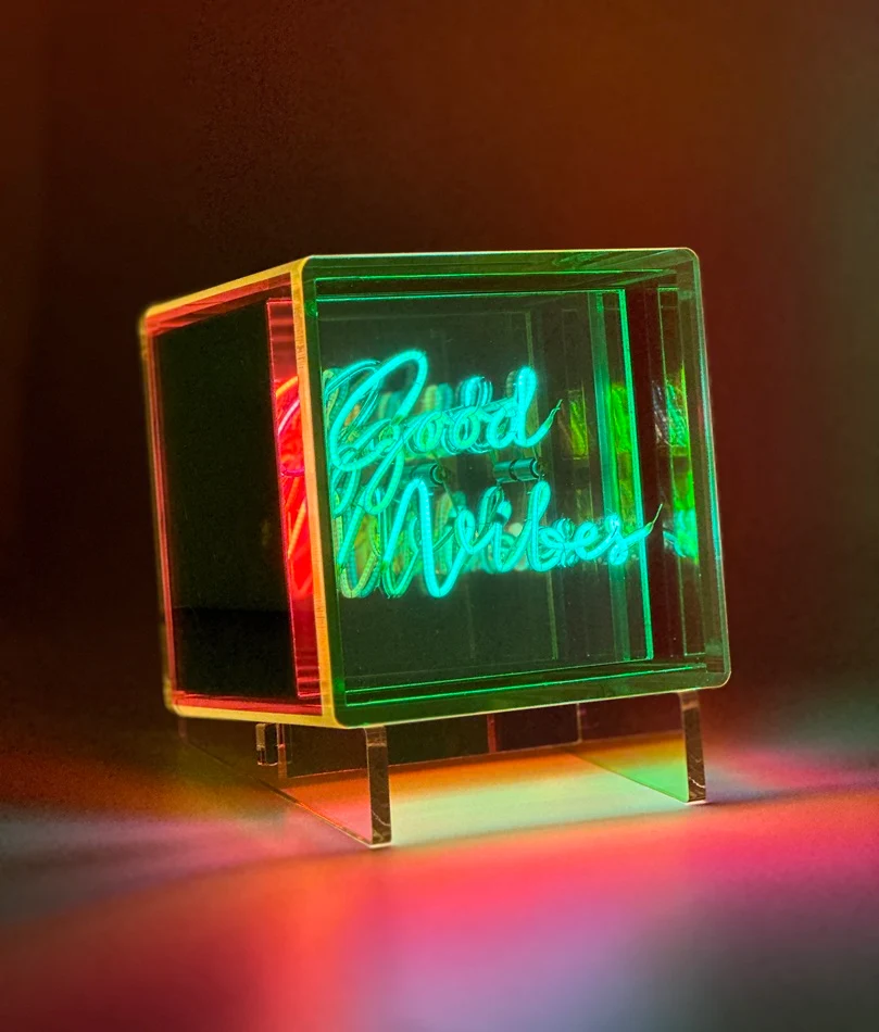 MITBOX Good Vibes lichtkubus multi-colour Message in the Bulb