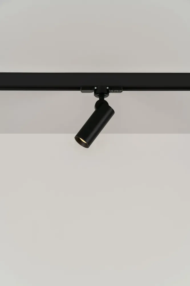 Milan - Haul 40 Track Spotlight 1P 5W textured black