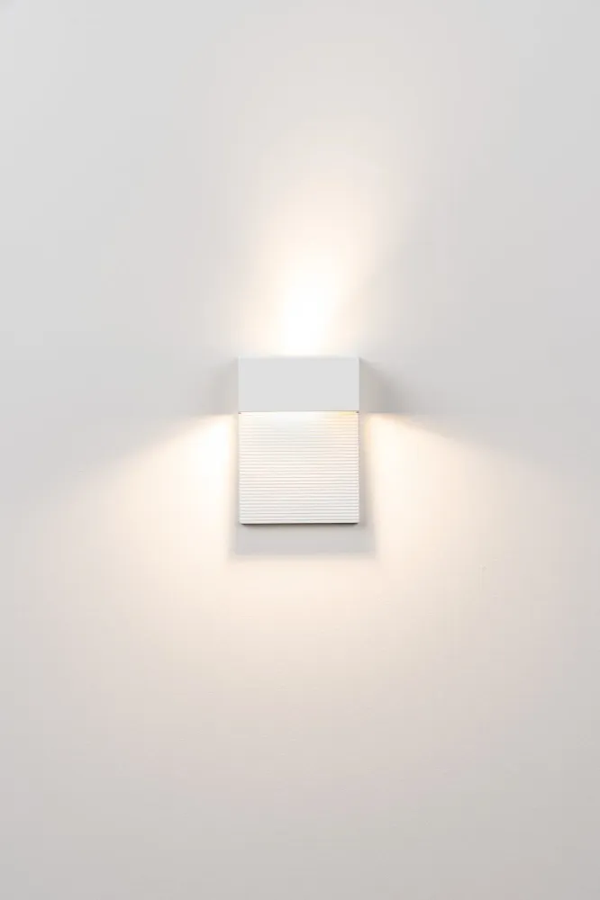 Milan - Mini Wall Lamp H.15 DOB Led textured white