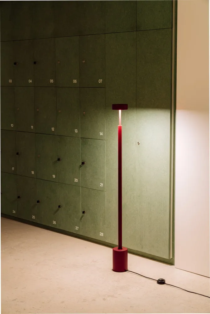 Milan - Peak Floor lamp h.130 cm Led PCB Textured burgundy