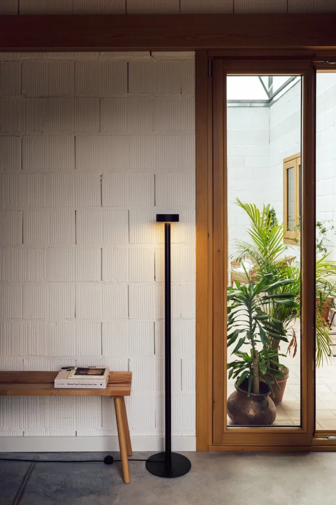 Milan - Peak Lane Floor lamp H.130 cm Led PCB Textured black