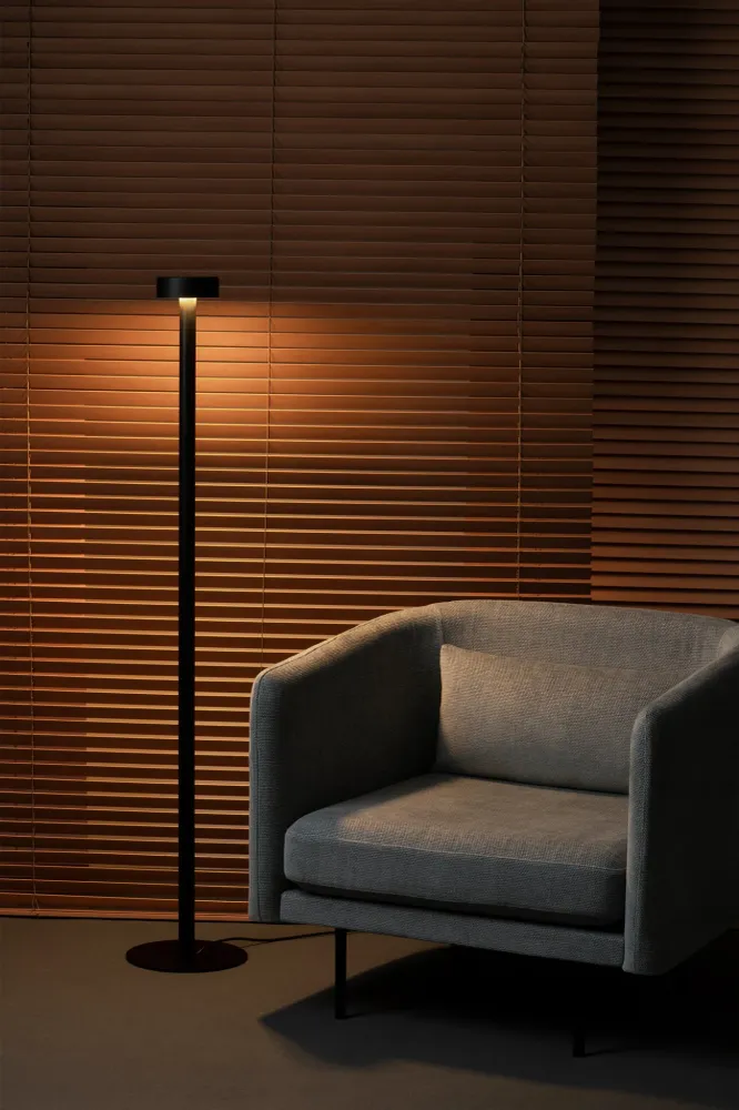 Milan - Peak Lane Floor lamp H.130 cm Led PCB Textured black