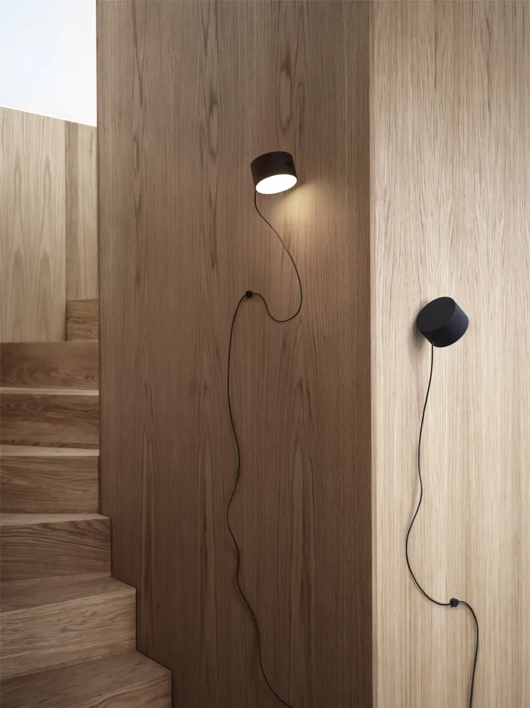 Muuto Post muurlamp Black