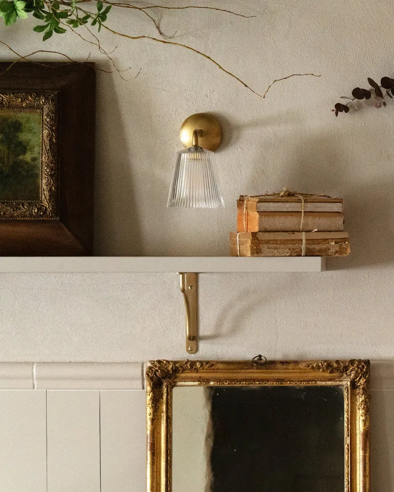 Richmond Kleine Wandlamp Geribbeld Glas - Antiek Messing