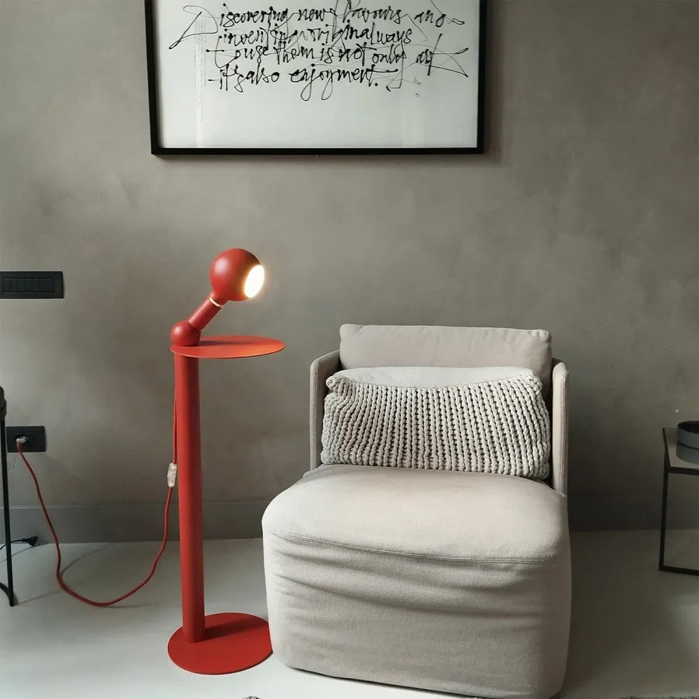 Rocco - Staande lamp met UK Stekker en Lichtbron Camo - Rood