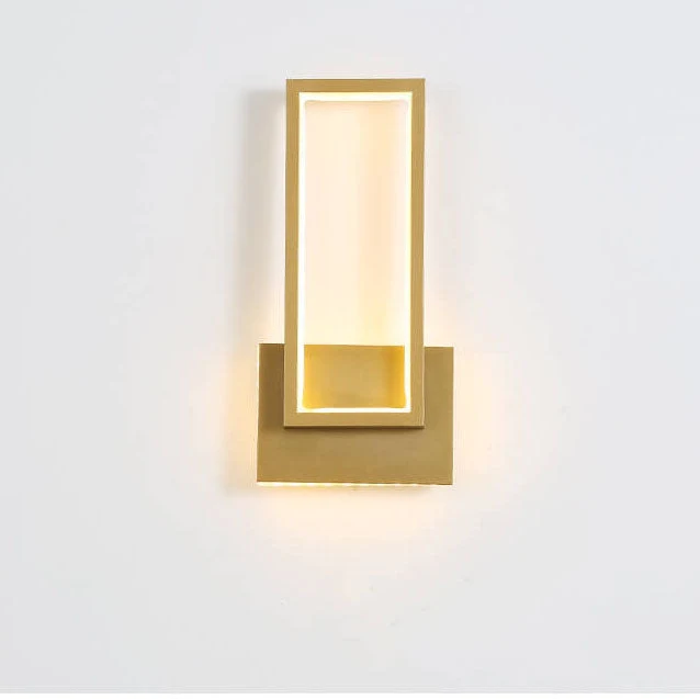 LumiDazzle - Luxe gouden LED wandlamp met minimalistisch design Selzar