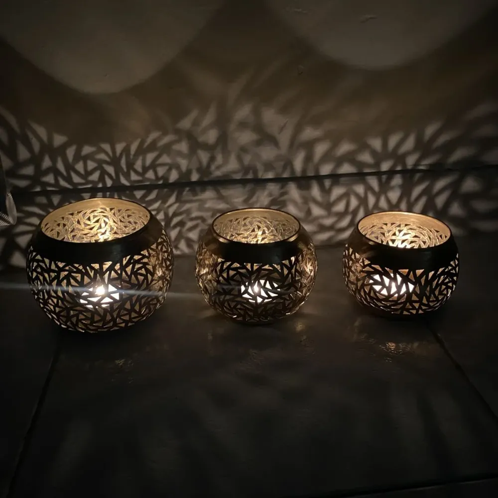 Set van 3 Arabische koperen kandelaars