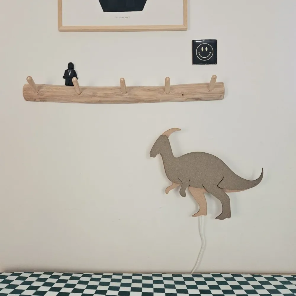 van Tjalle en Jasper - Dino Wandlamp Parasaurolophus