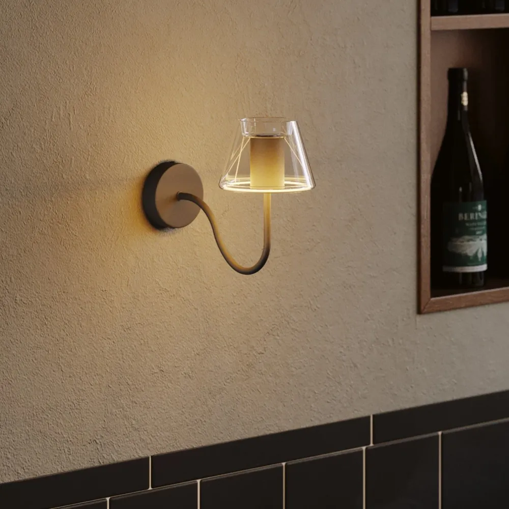 Wandlamp Fermaluce G07 met S-vormige arm - Zwart