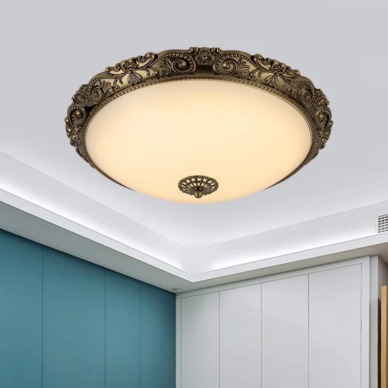 Brass Domed Ceiling Lamp Traditional White Glazen 12"/16"/19.5" W LED Bedroom Flush Mount Lighting Fixture | Snel Leverbaa...