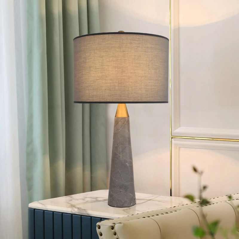 Cilindertafellamp van stof, Scandinavisch nachtkastje met één lamp en conische marmeren voet grijs/wit | Snel Leverbaar