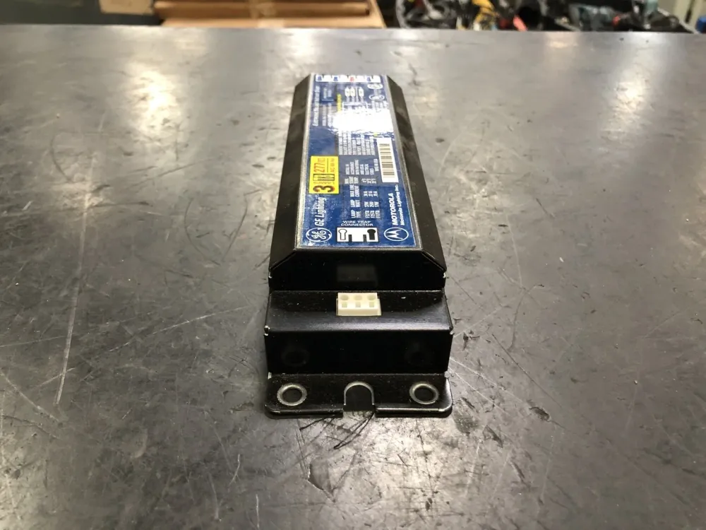 Electronic Ballast G3--T8-277 3 Lamps T8 277 Volts AC 60Hz - Incl. Garantie