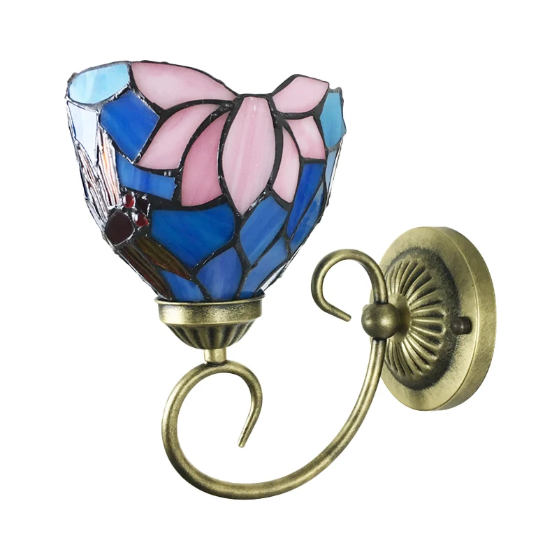 Metalen messing wandkandelaar met gedraaide arm 1-lichts Tiffany wandhanglamp met geometrische geslepen glazen kap - Incl....