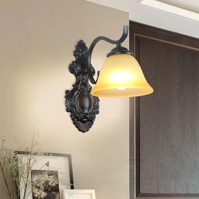 Hoge Kwaliteit Zwartlicht Zwart wandmontage helder traditioneel crèmekleurig glas uitlopende vorm wandlamp voor woonkamer